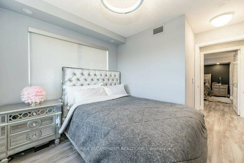 2391, CENTRAL PARK, 1015 - RO River Oaks, Oakville