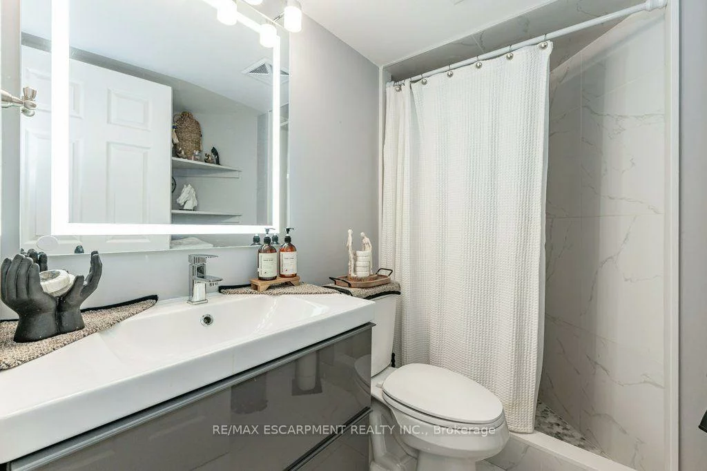 2391, CENTRAL PARK, 1015 - RO River Oaks, Oakville