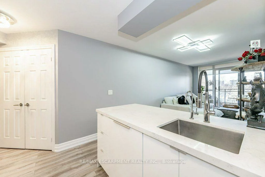 2391, CENTRAL PARK, 1015 - RO River Oaks, Oakville