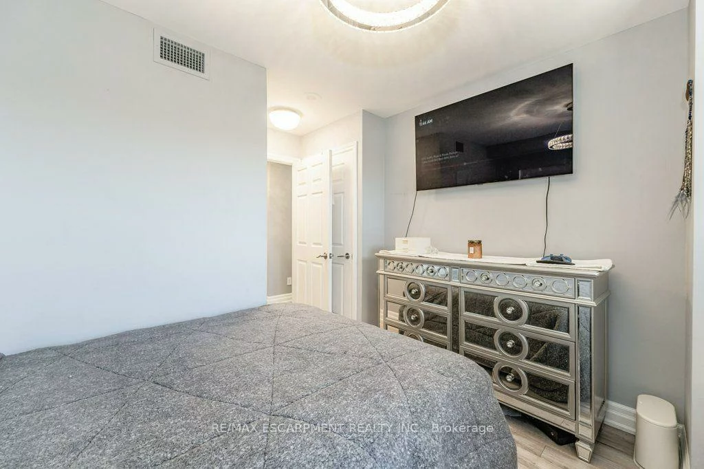 2391, CENTRAL PARK, 1015 - RO River Oaks, Oakville