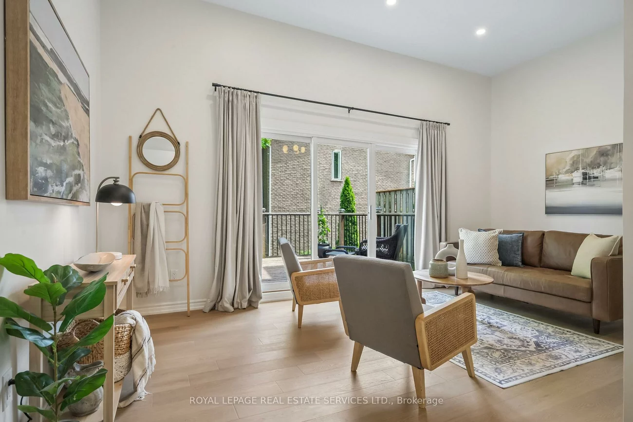 2222, Marine, 1001 - BR Bronte, Oakville