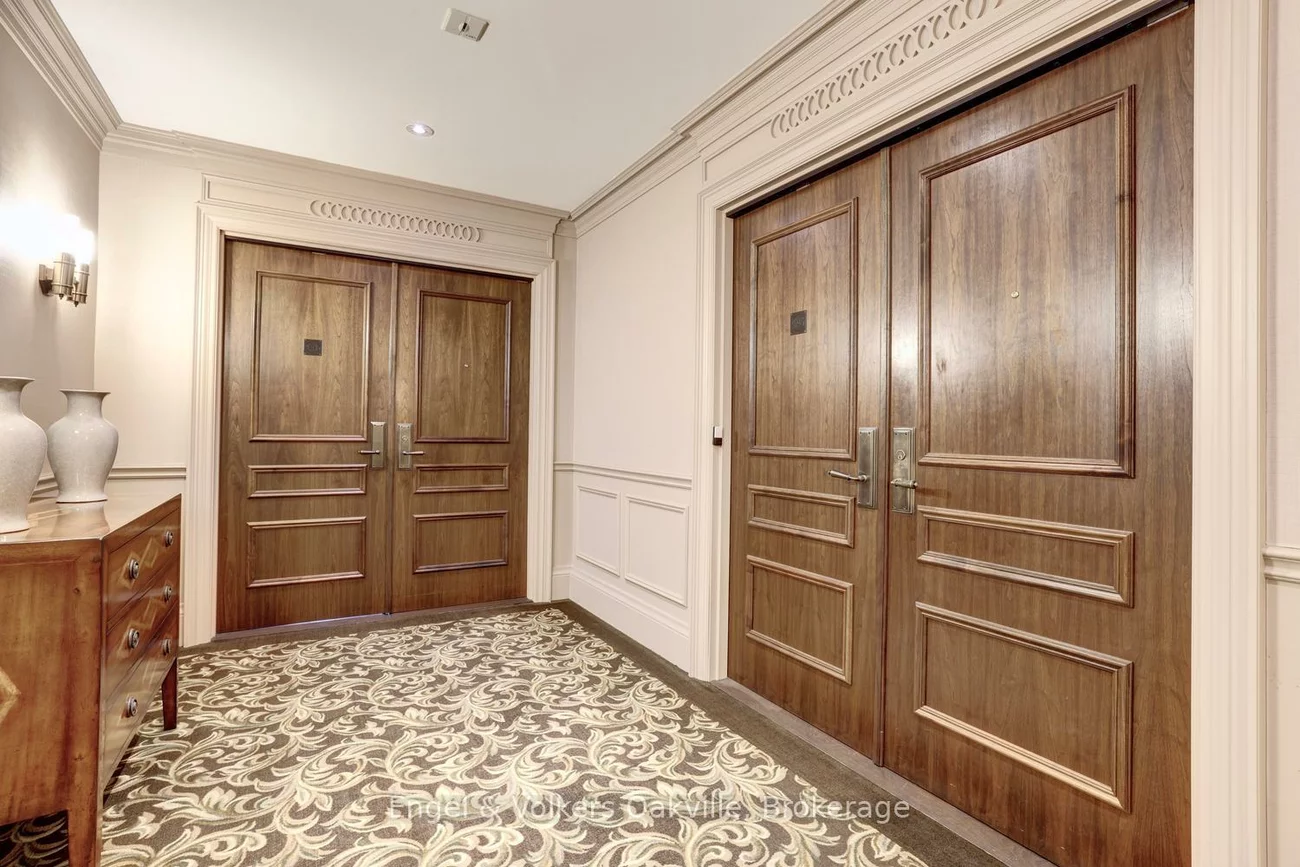 111, Forsythe, 1002 - CO Central, Oakville