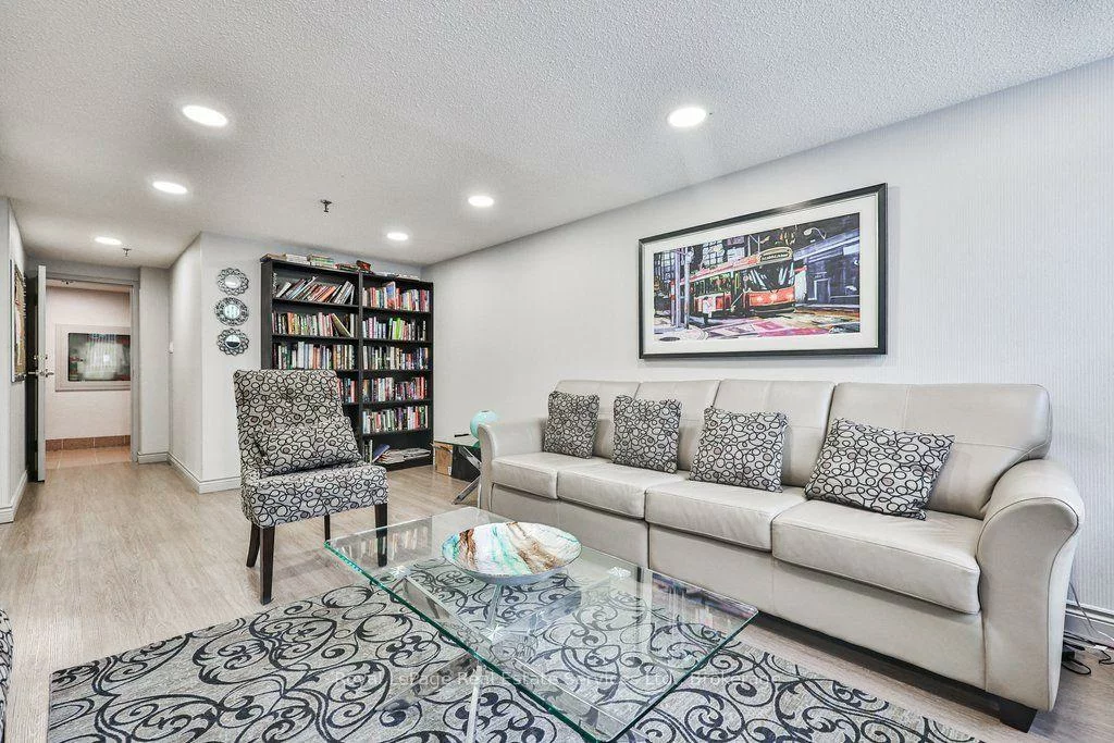1240, Marlborough, 1003 - CP College Park, Oakville