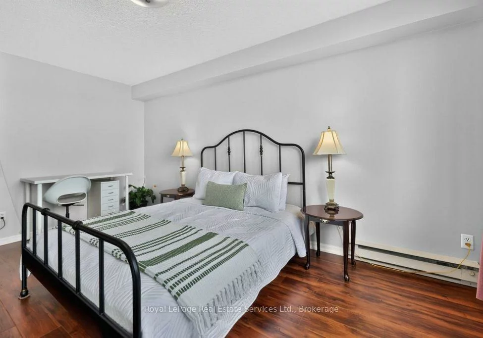1240, Marlborough, 1003 - CP College Park, Oakville