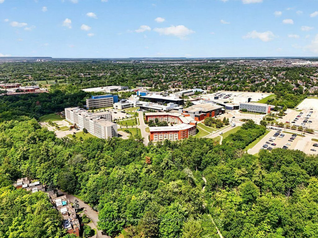 1240, Marlborough, 1003 - CP College Park, Oakville