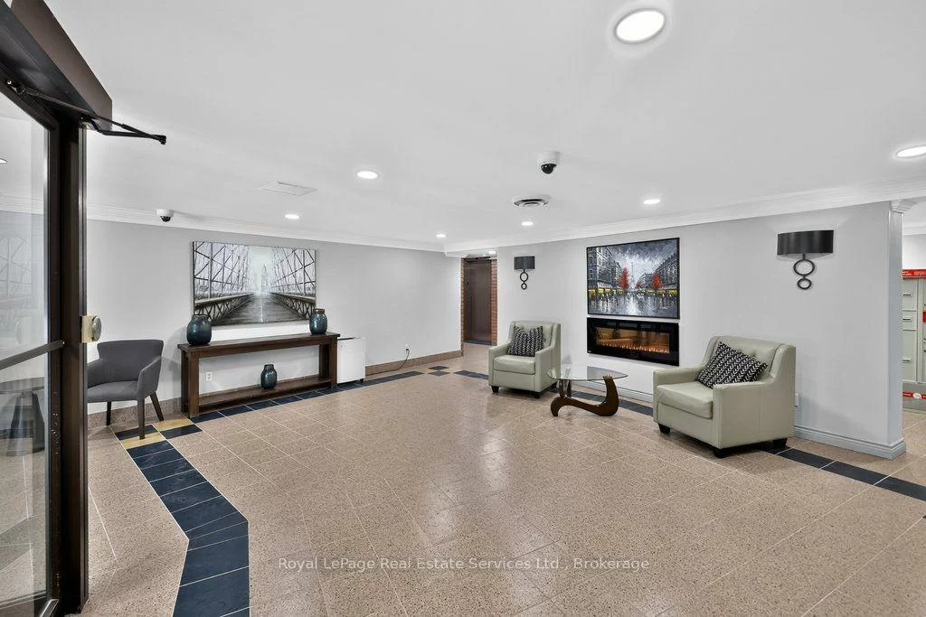 1240, Marlborough, 1003 - CP College Park, Oakville