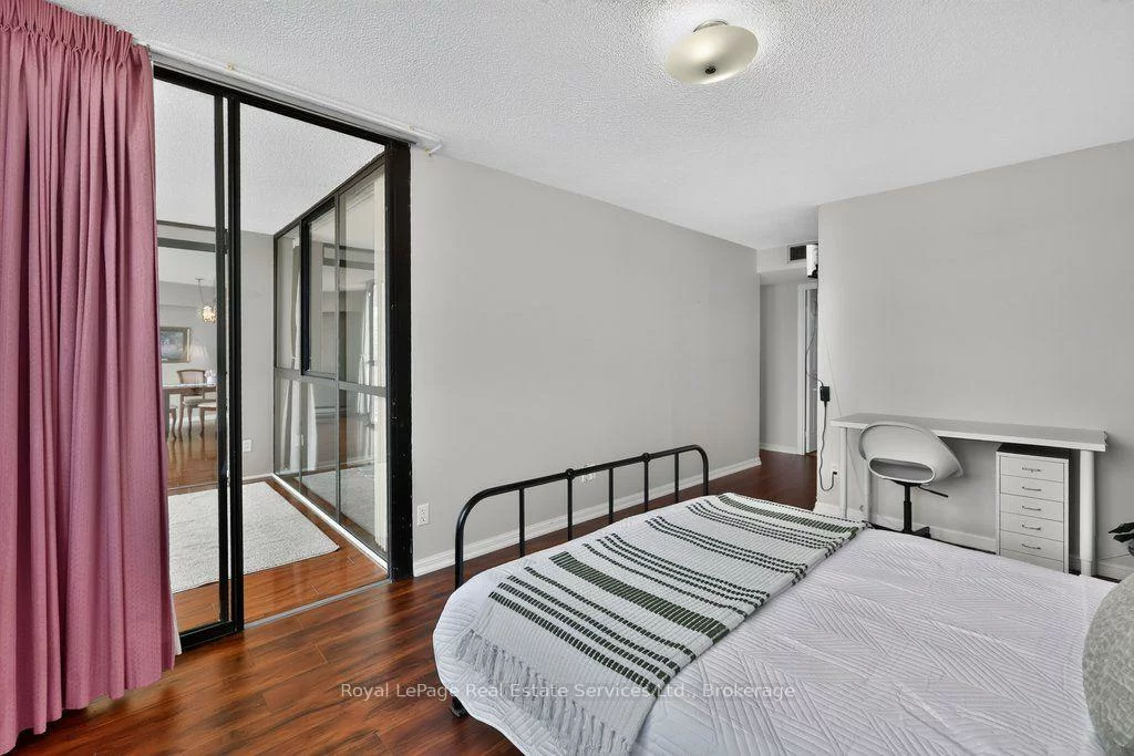 1240, Marlborough, 1003 - CP College Park, Oakville