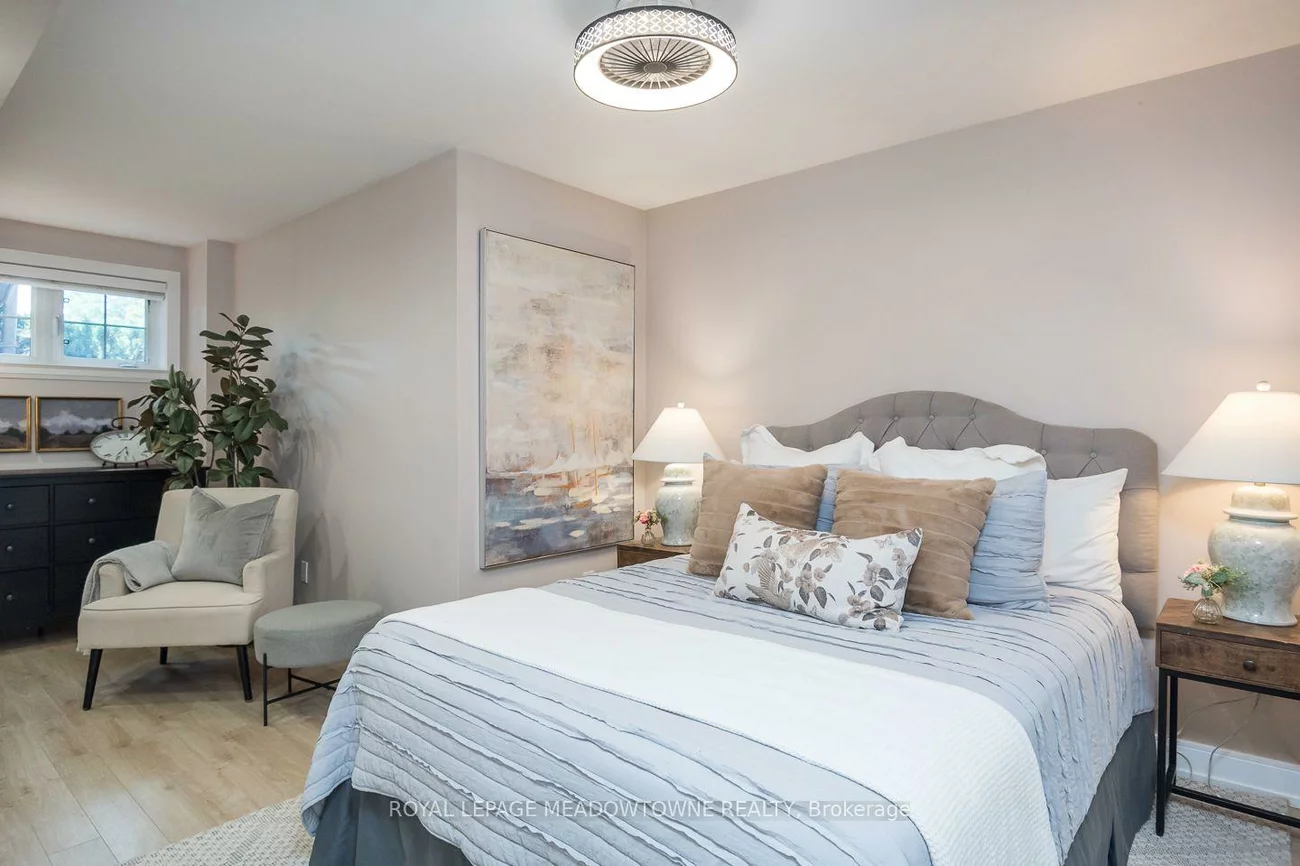 2563, Sixth, 1015 - RO River Oaks, Oakville