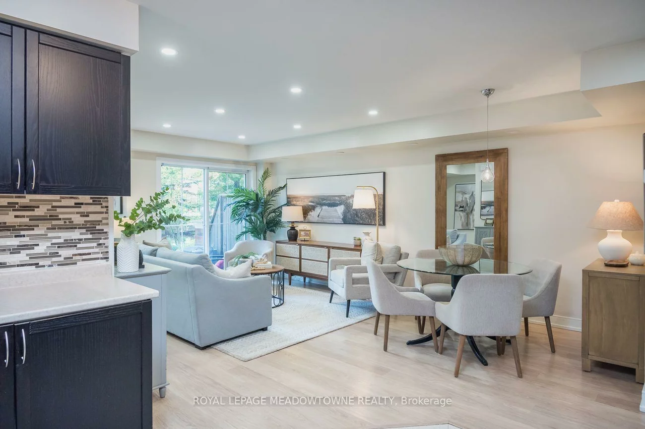 2563, Sixth, 1015 - RO River Oaks, Oakville
