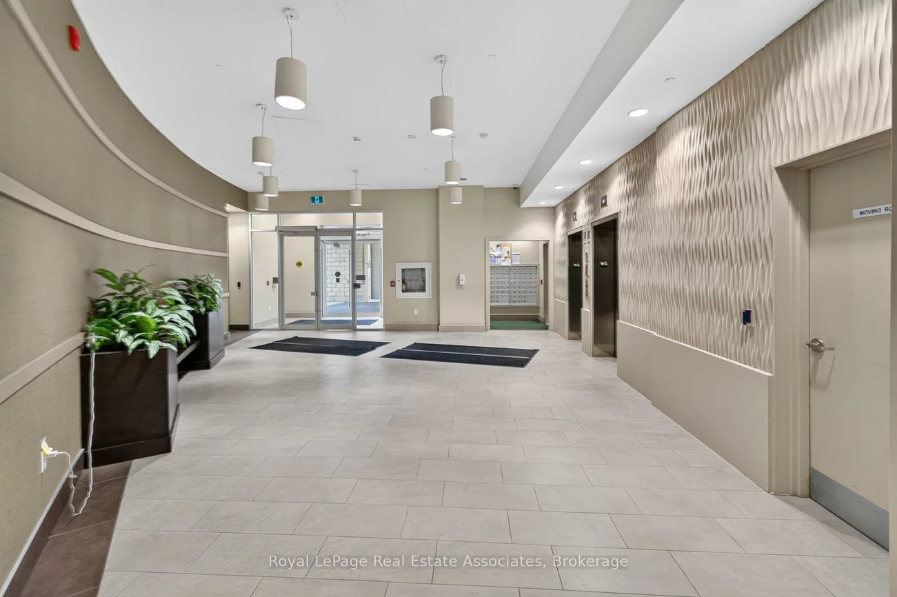 216, Oak Park, 1015 - RO River Oaks, Oakville