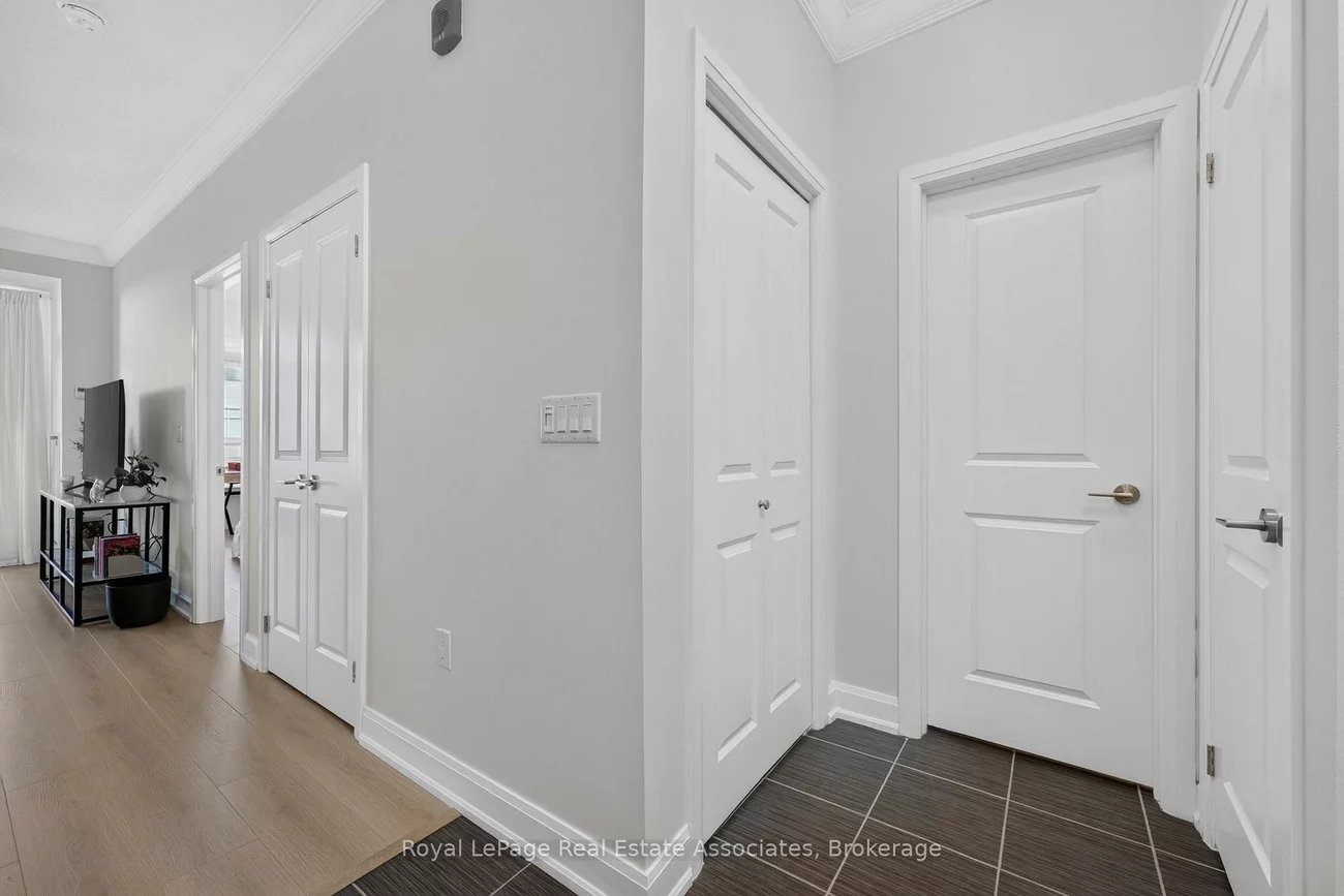 216, Oak Park, 1015 - RO River Oaks, Oakville