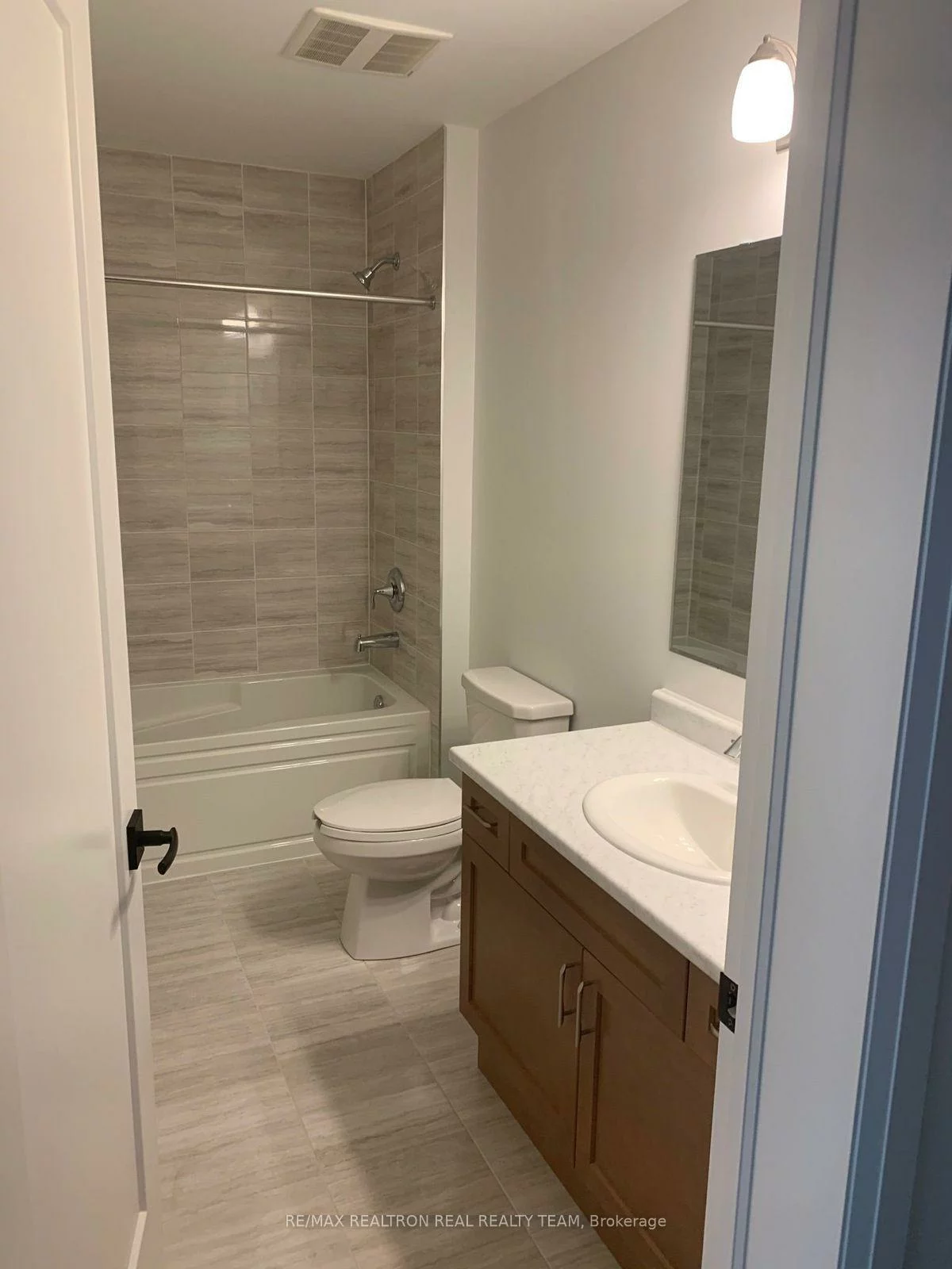 102, Grovewood Common, 1008 - GO Glenorchy, Oakville