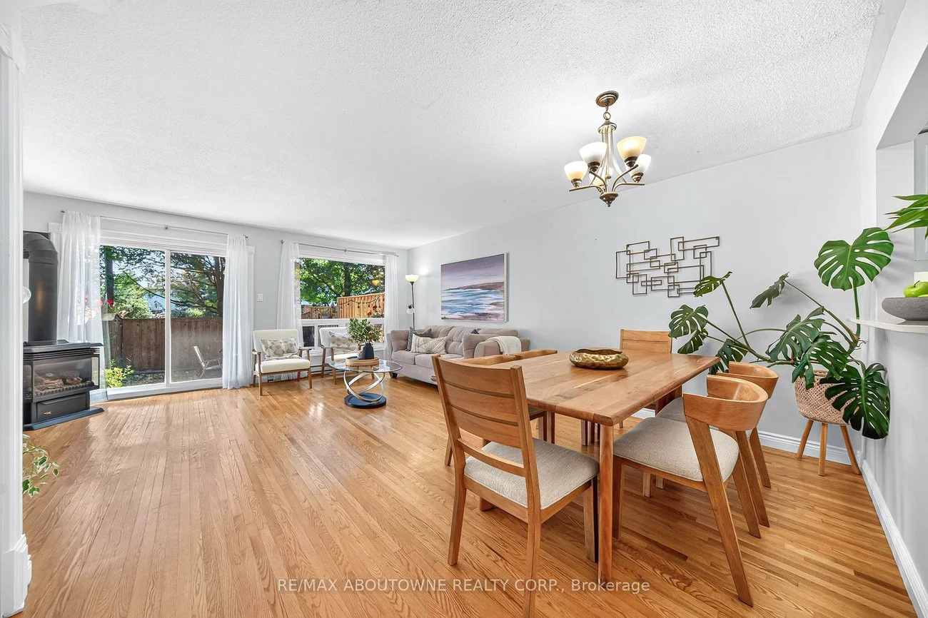 1517, Elm, 1003 - CP College Park, Oakville