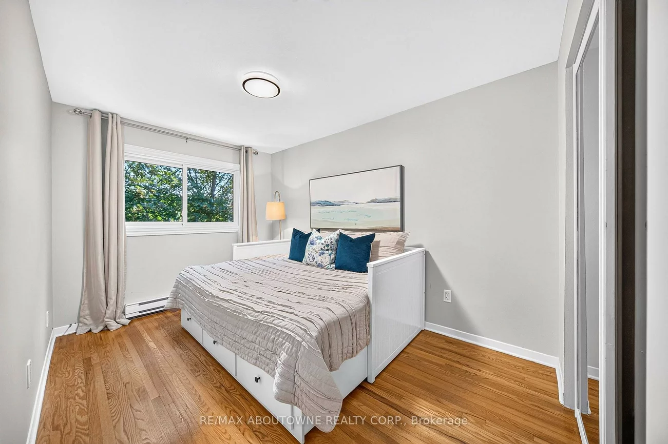 1517, Elm, 1003 - CP College Park, Oakville