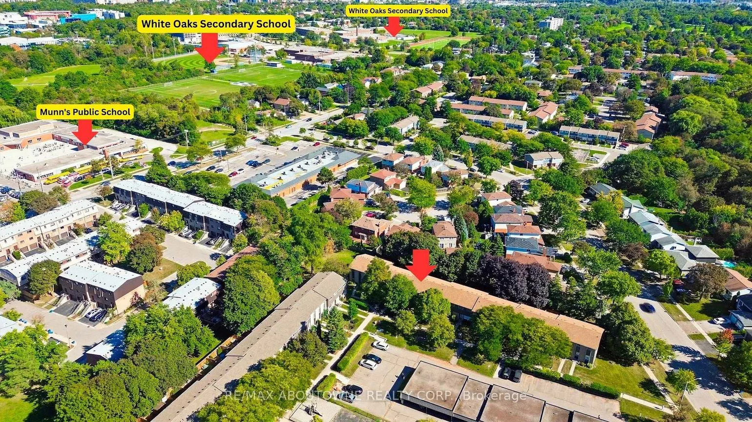 1517, Elm, 1003 - CP College Park, Oakville