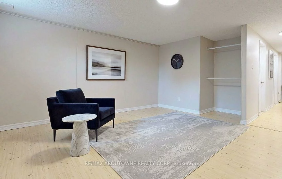 1517, Elm, 1003 - CP College Park, Oakville