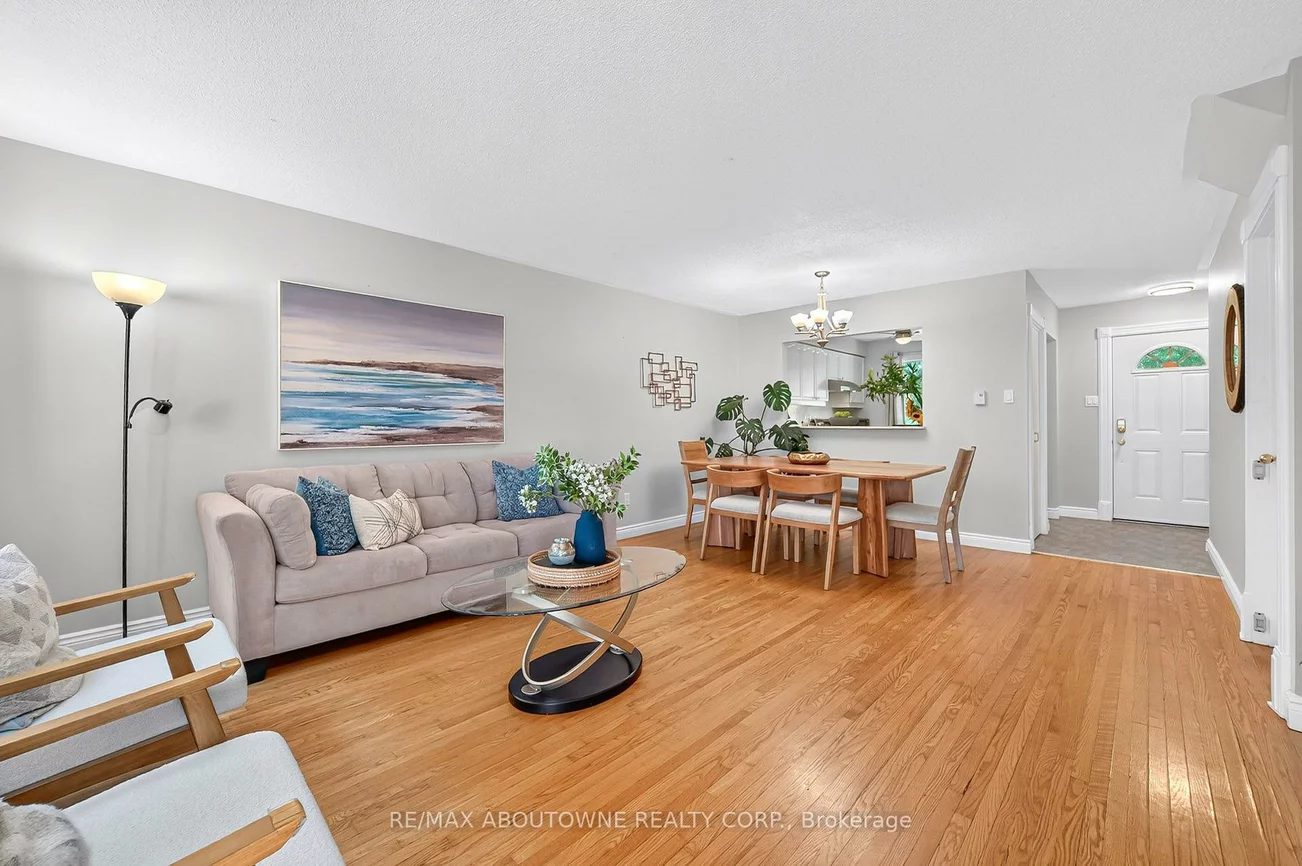 1517, Elm, 1003 - CP College Park, Oakville