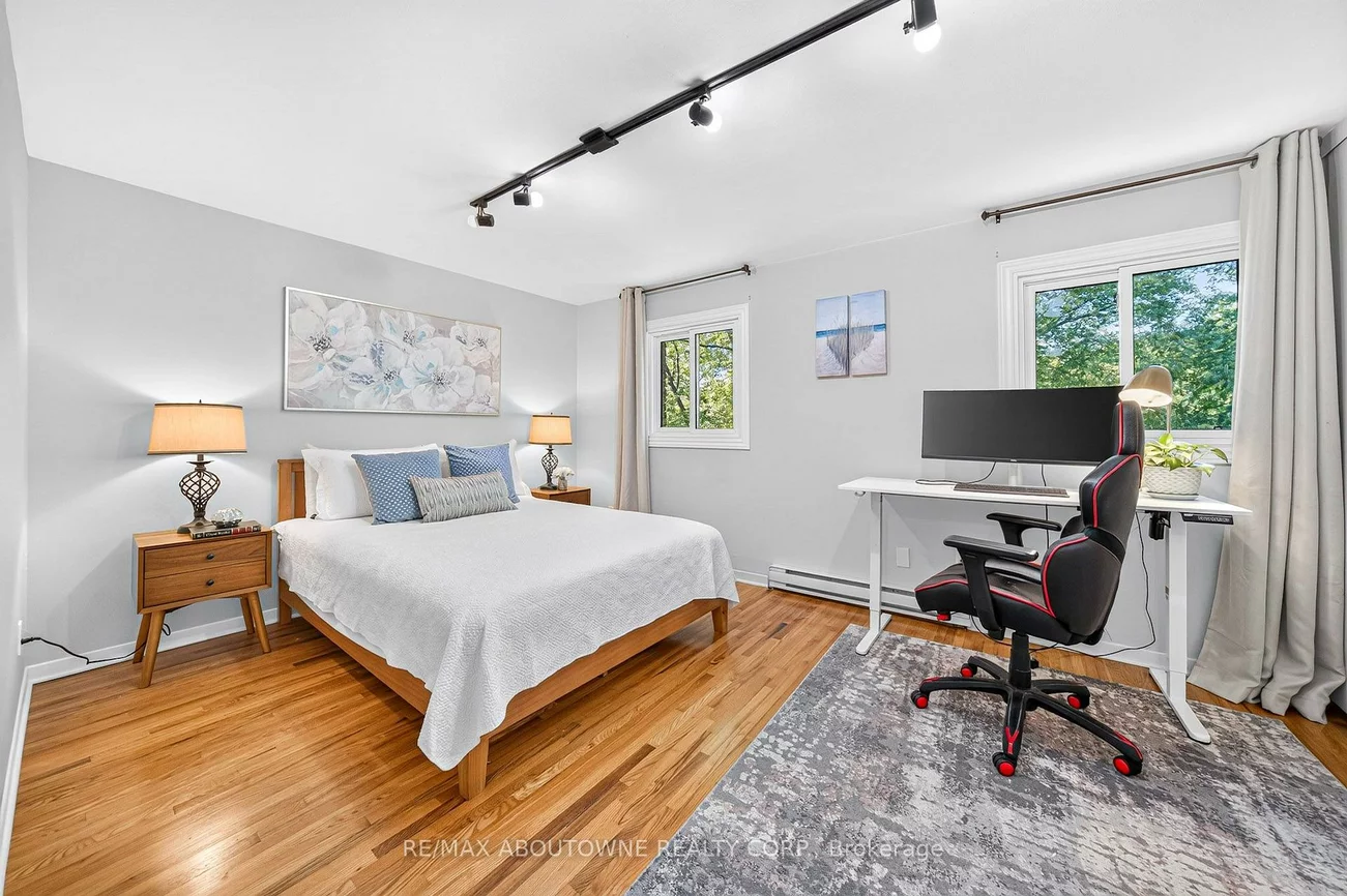 1517, Elm, 1003 - CP College Park, Oakville