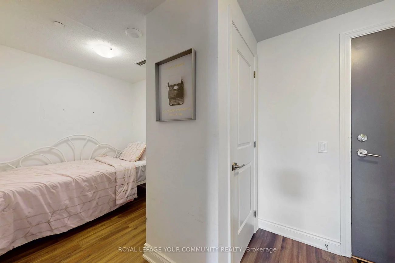 9618, Yonge, North Richvale, Richmond Hill