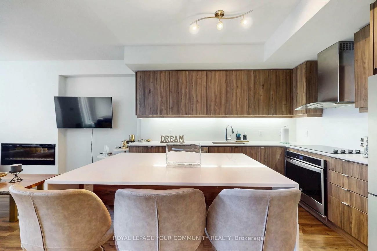 9618, Yonge, North Richvale, Richmond Hill