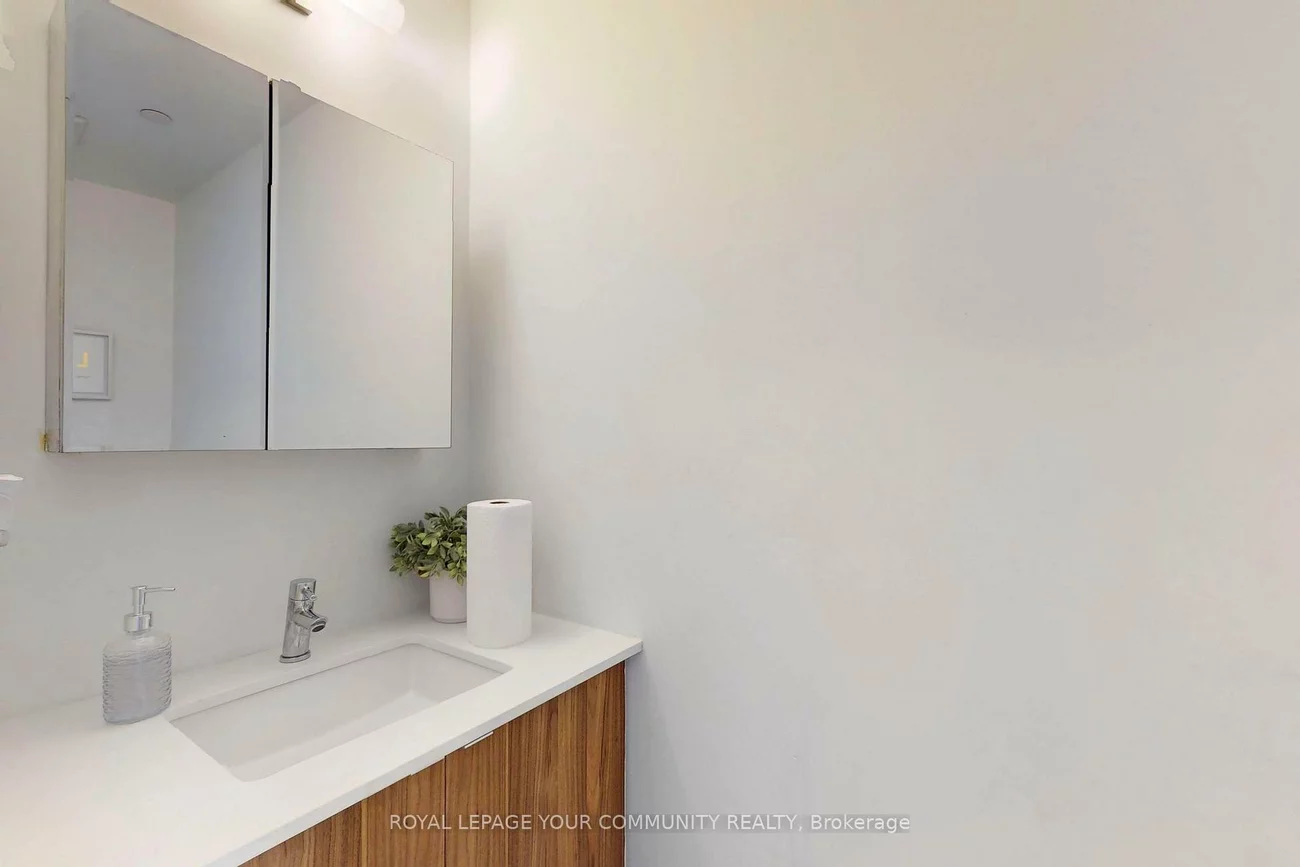 9618, Yonge, North Richvale, Richmond Hill