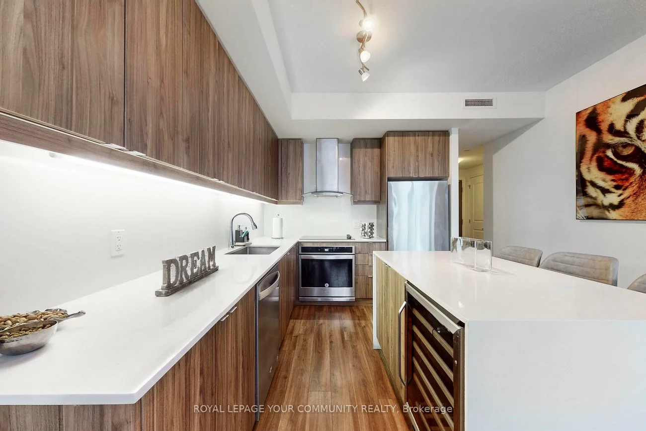 9618, Yonge, North Richvale, Richmond Hill