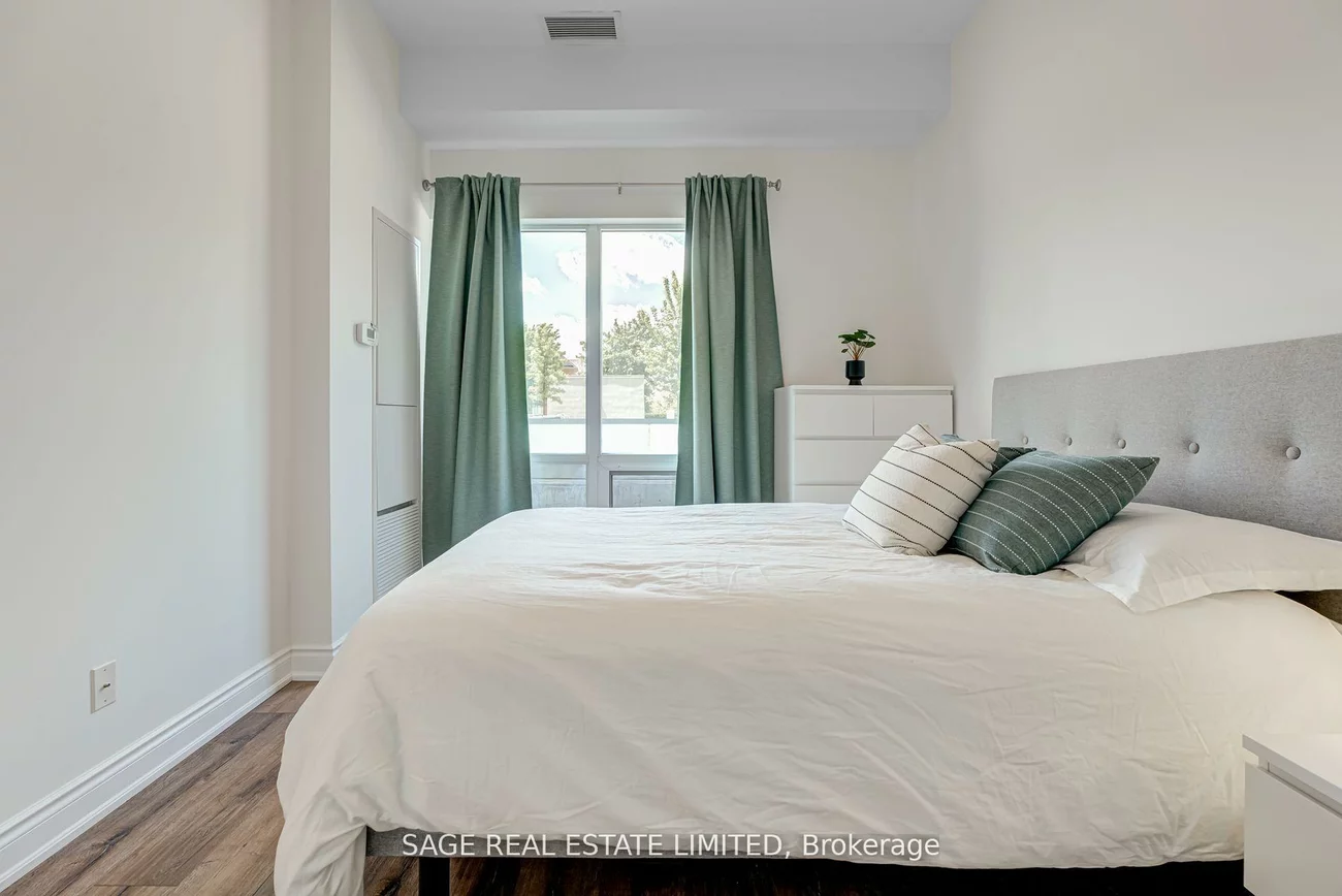 9090, Yonge, South Richvale, Richmond Hill