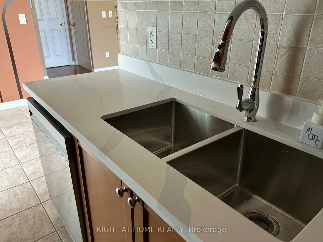11, Oneida, Langstaff, Richmond Hill