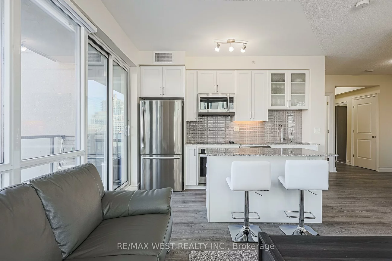 9088, Yonge, South Richvale, Richmond Hill