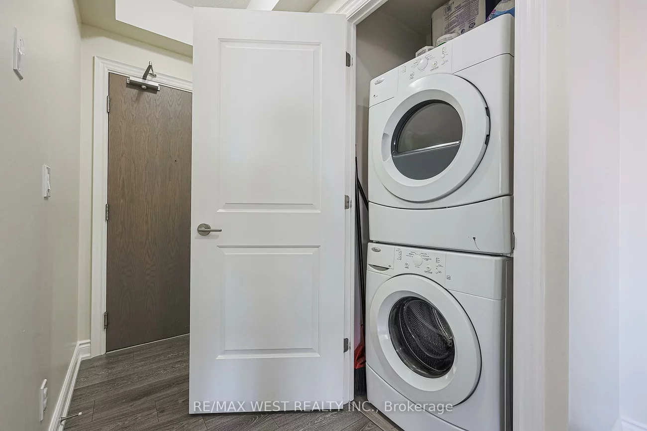 9088, Yonge, South Richvale, Richmond Hill