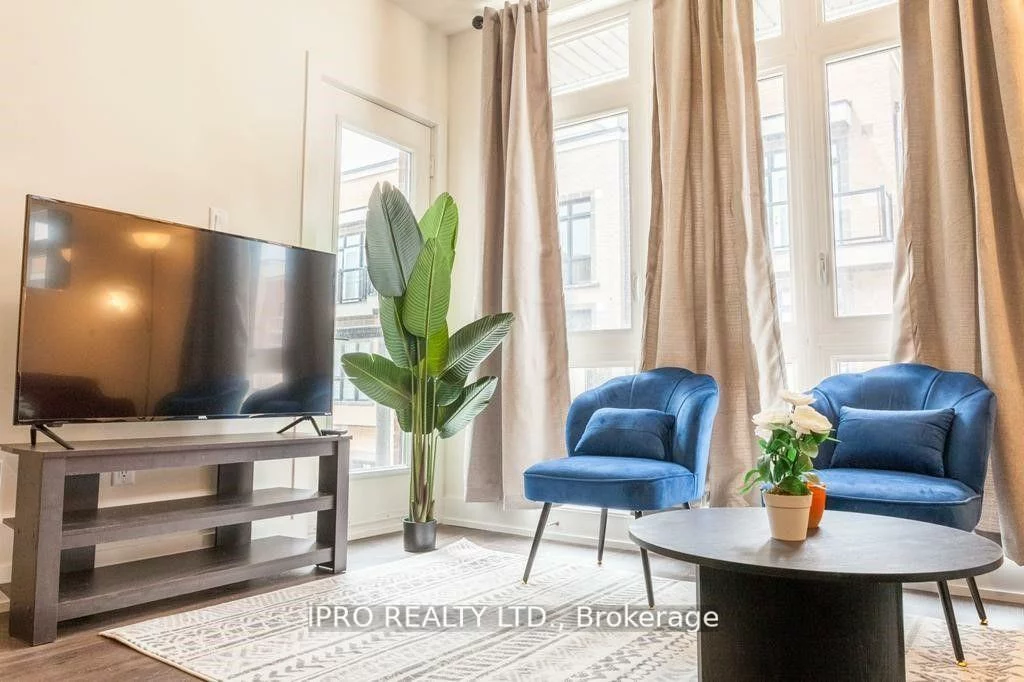 12868, Yonge, Oak Ridges, Richmond Hill