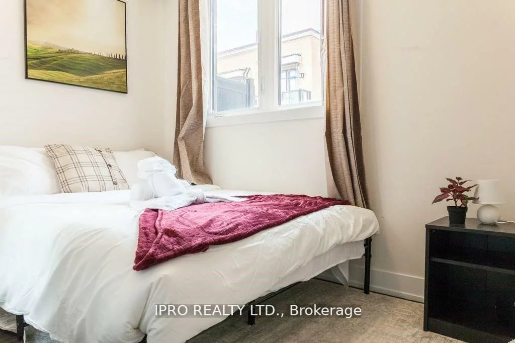 12868, Yonge, Oak Ridges, Richmond Hill