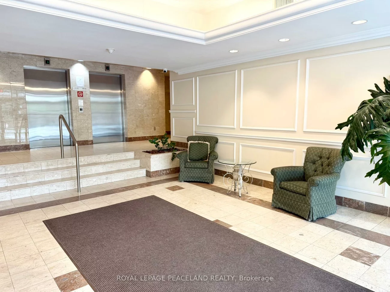 9, Chalmers, Doncrest, Richmond Hill