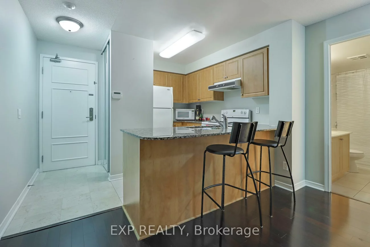 330, Red Maple, Langstaff, Richmond Hill