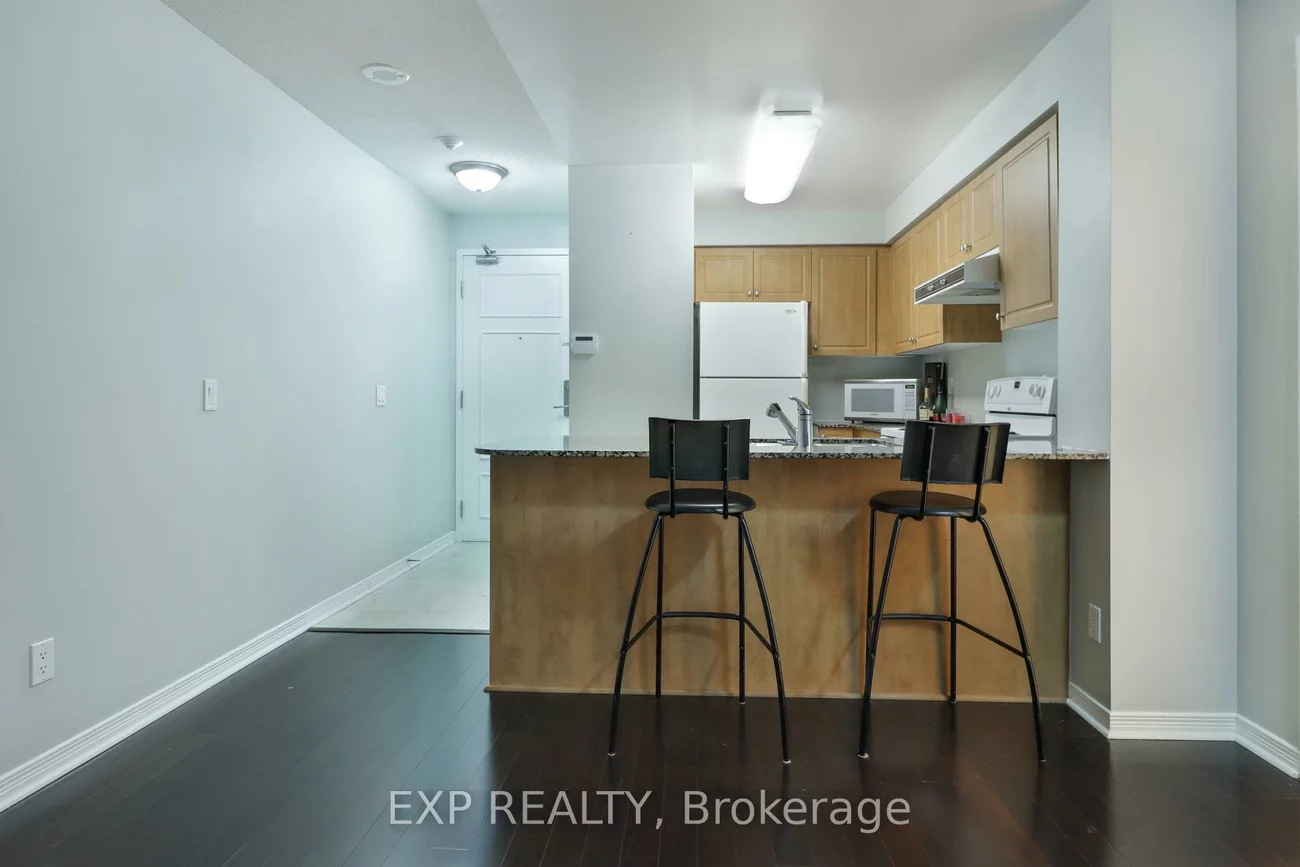 330, Red Maple, Langstaff, Richmond Hill