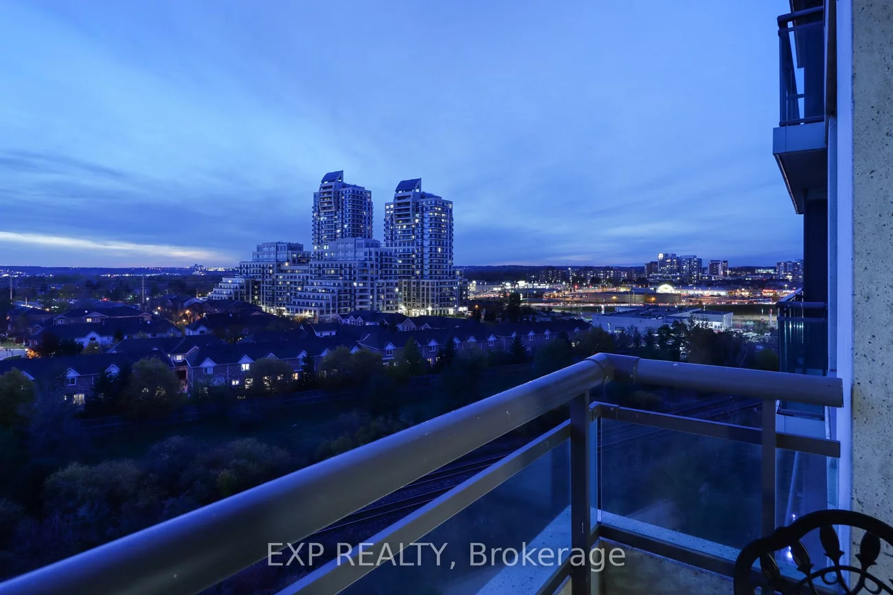 330, Red Maple, Langstaff, Richmond Hill
