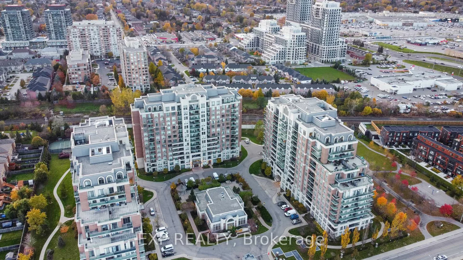 330, Red Maple, Langstaff, Richmond Hill