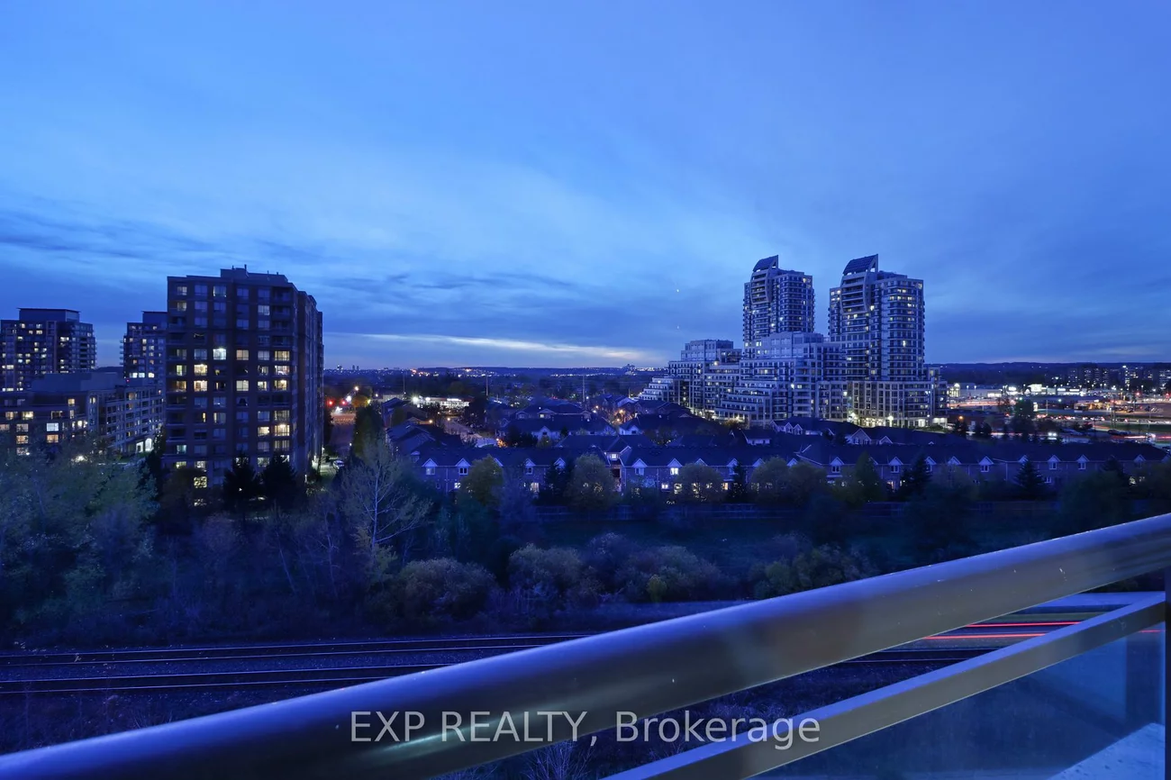 330, Red Maple, Langstaff, Richmond Hill