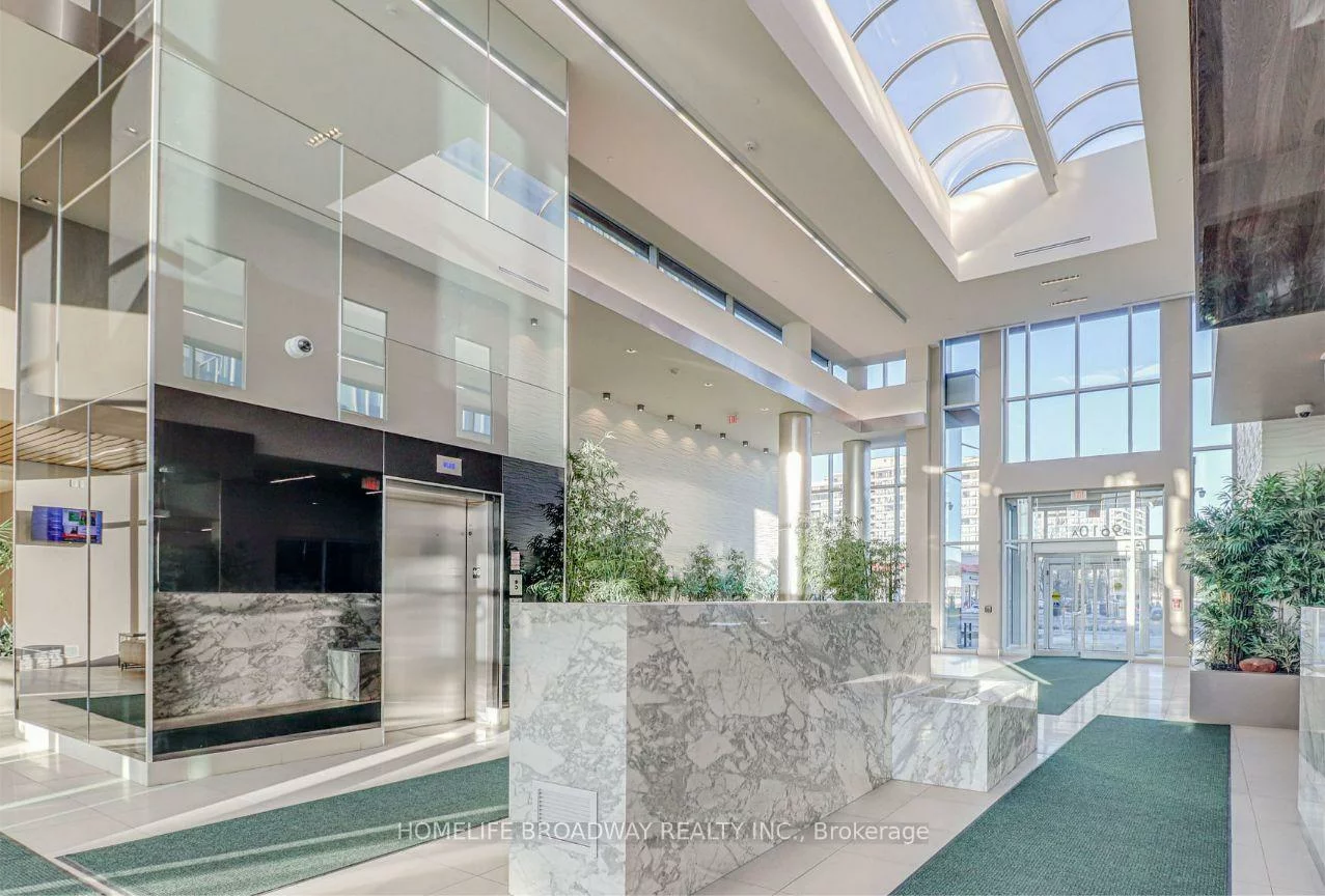 9600, Yonge, North Richvale, Richmond Hill