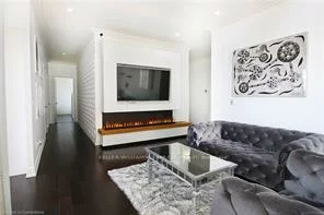 330, Red Maple, Langstaff, Richmond Hill
