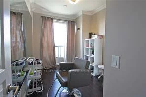 330, Red Maple, Langstaff, Richmond Hill