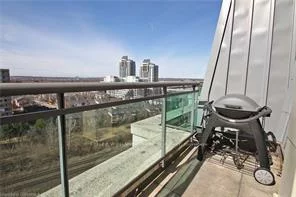 330, Red Maple, Langstaff, Richmond Hill