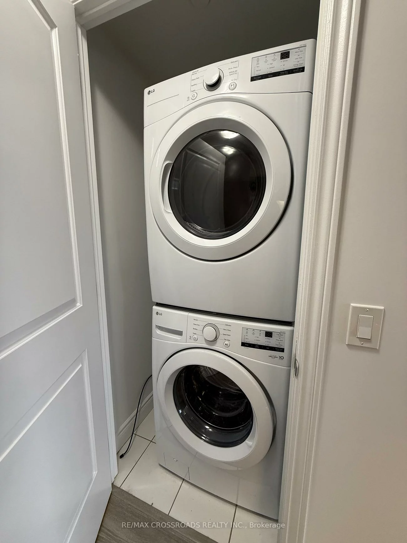 9618, Yonge, North Richvale, Richmond Hill