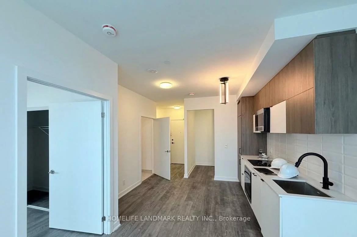8888, Yonge, South Richvale, Richmond Hill