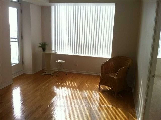 350, Red Maple, Langstaff, Richmond Hill