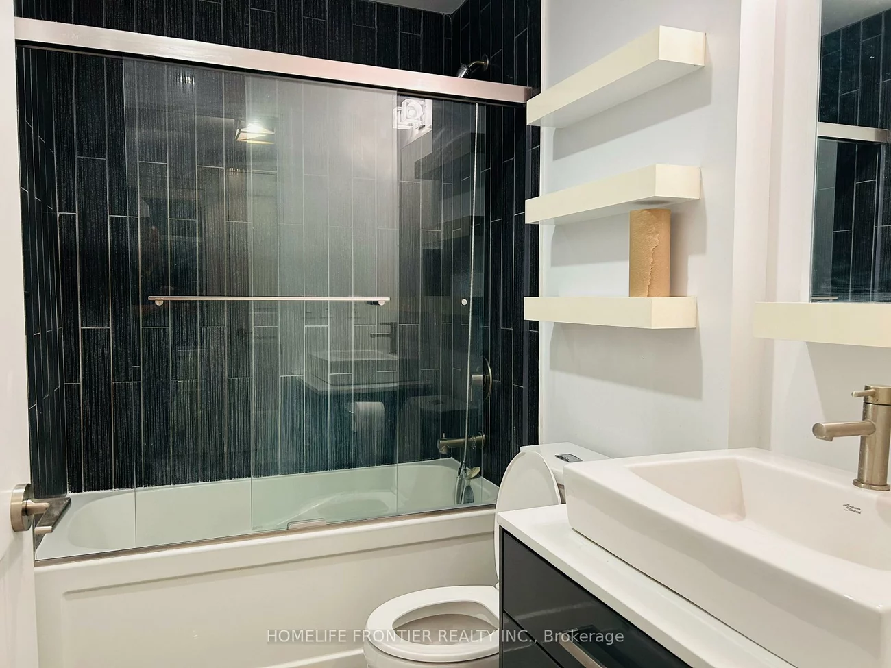 9205, Yonge, Langstaff, Richmond Hill