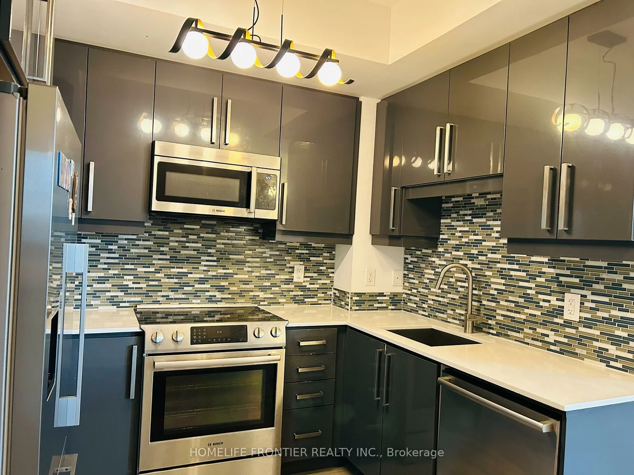 9205, Yonge, Langstaff, Richmond Hill