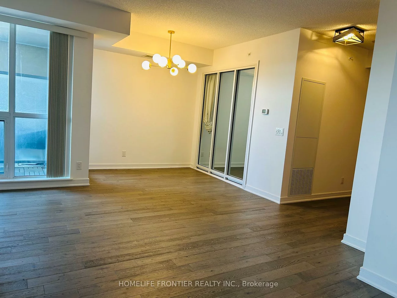 9205, Yonge, Langstaff, Richmond Hill