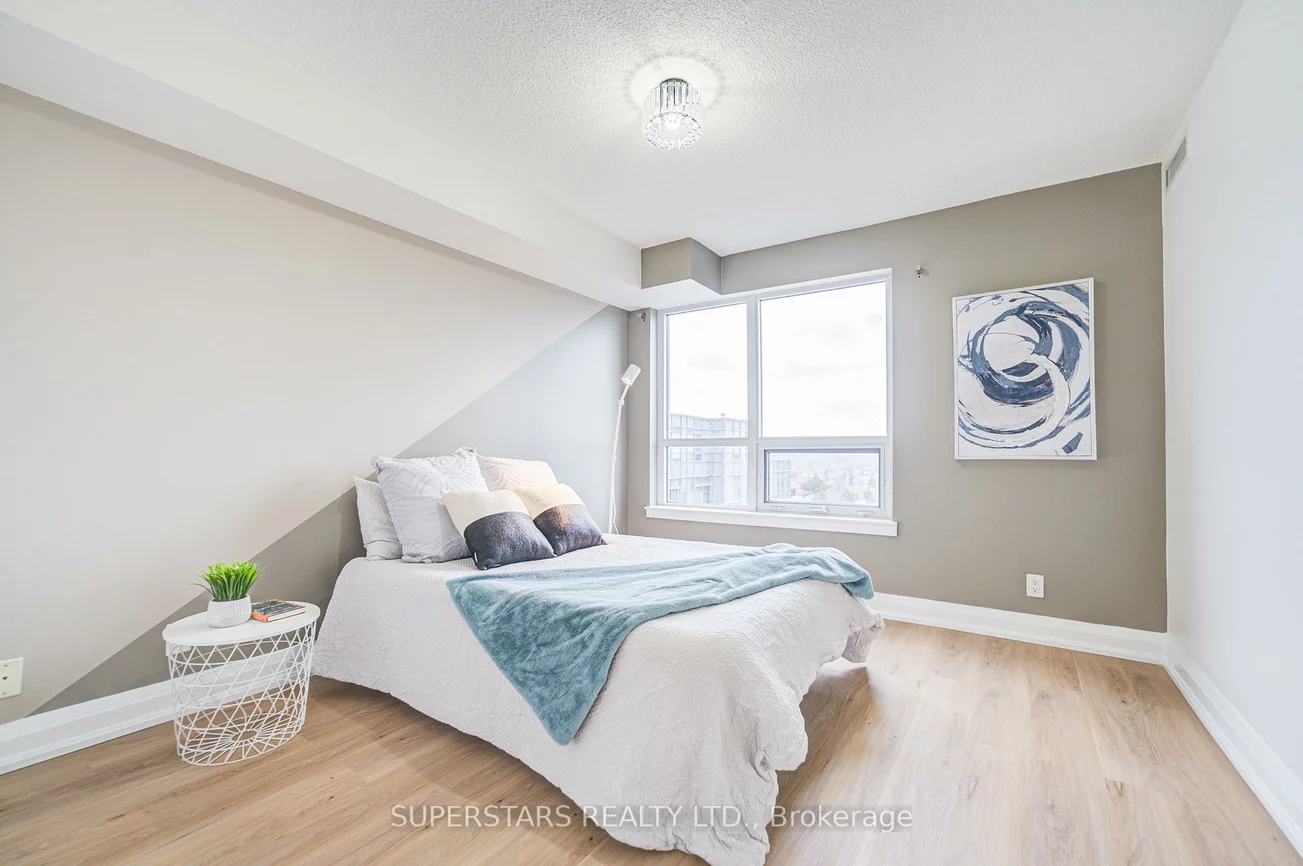 370, Highway 7, Doncrest, Richmond Hill
