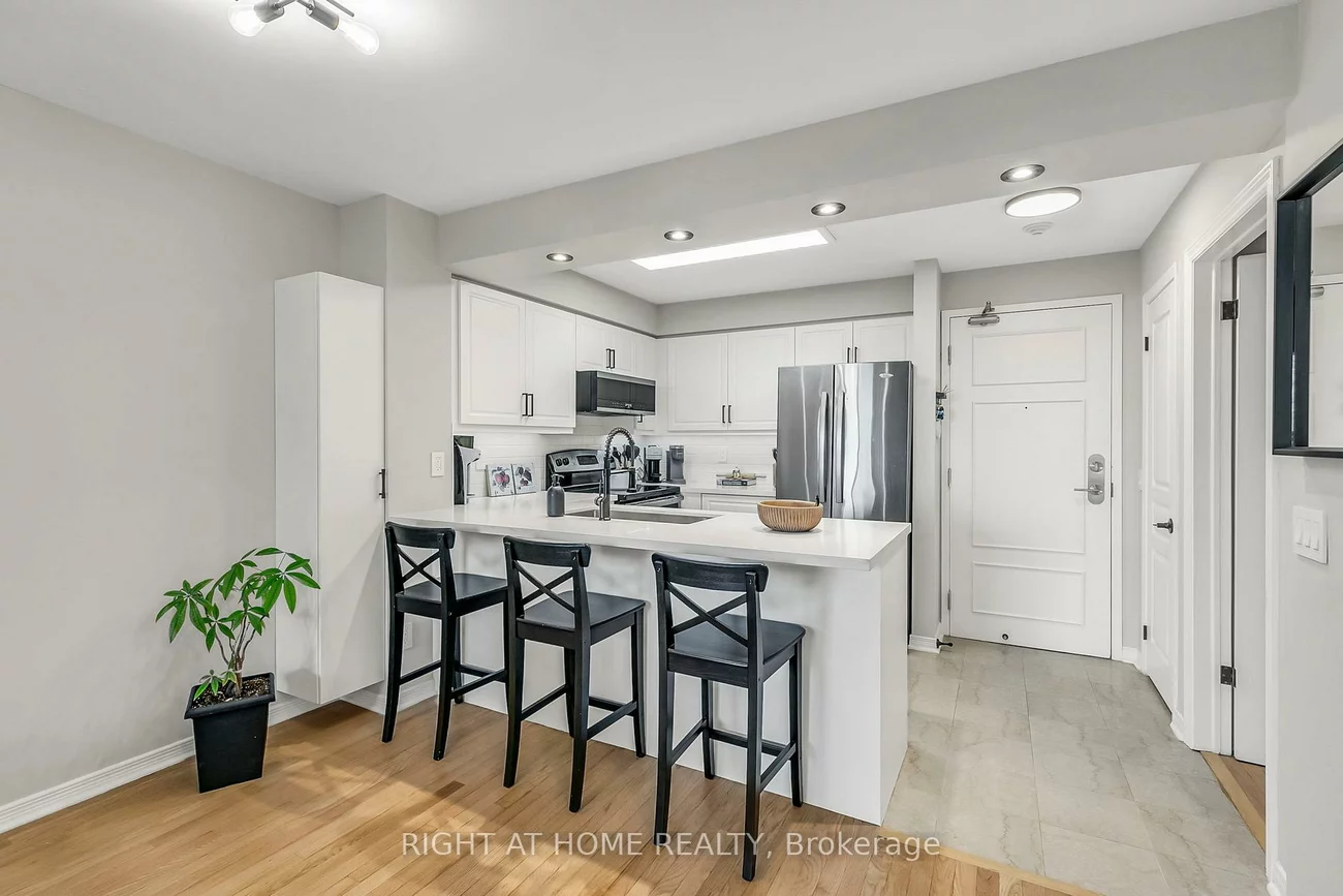 330, Red Maple, Langstaff, Richmond Hill